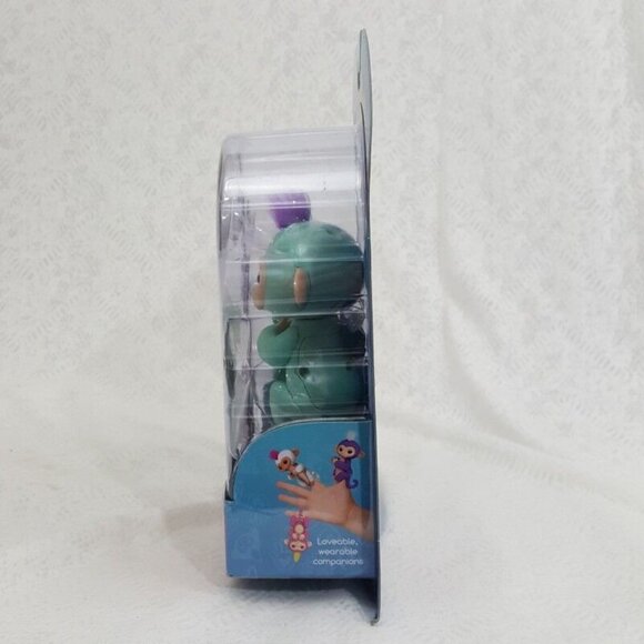 WowWee Fingerlings Interactive Baby Monkey Zoe Turquoise 2016 With Stand 5" NEW - Picture 7 of 8